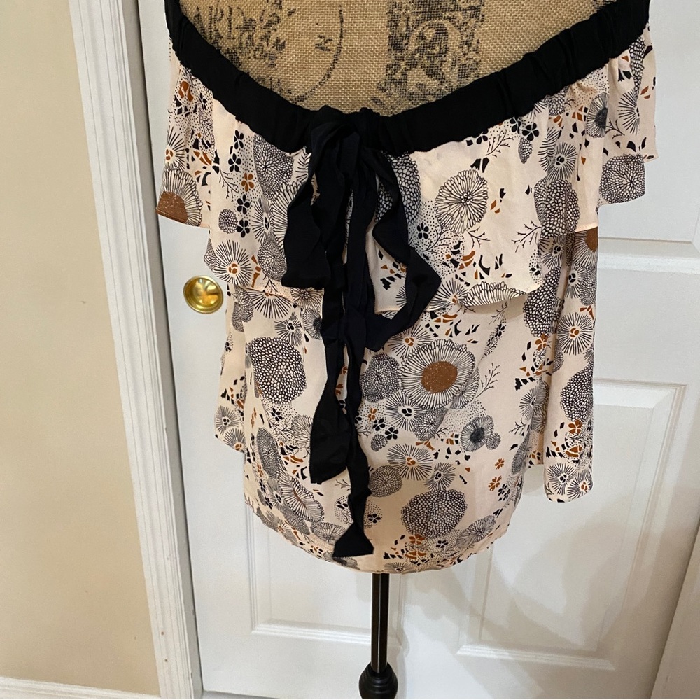 Chelsea28  off shoulder top size L